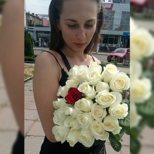 живе фото товару "25 білих троянд"